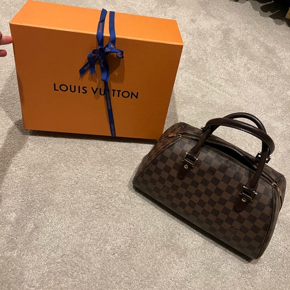 LOUIS VUITTON
DAMIER EBENE RIBERA MM - Picture 3 of 3
